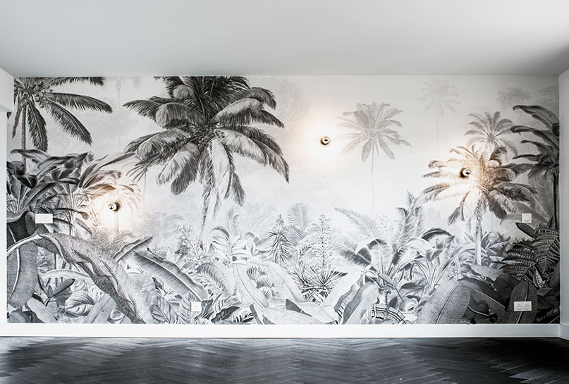 Appartement renovation globale papier peint jungle lumiere annecy